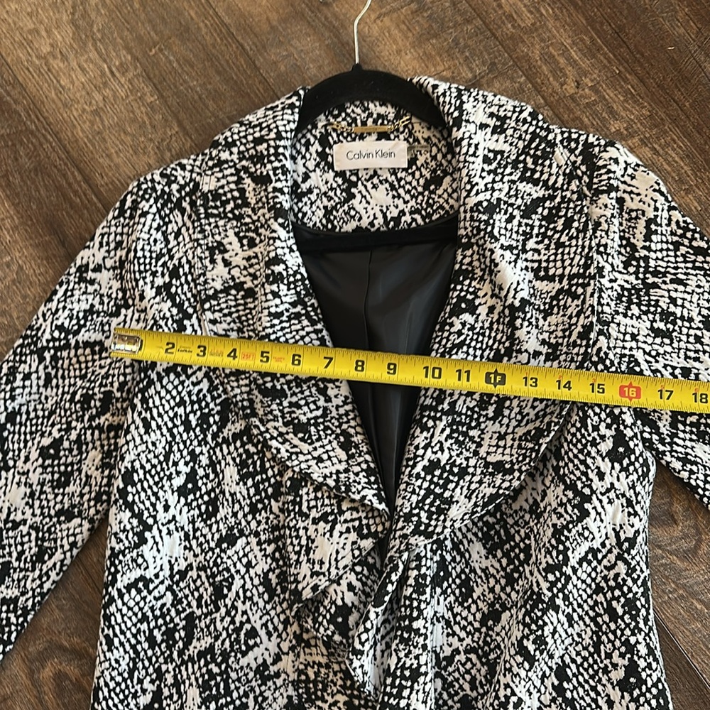 Calvin Klein Black and White Patterned Open-Front Blazer - Picture 15 of 15